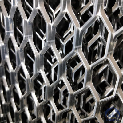 Алюминиевая декоративная просечно-вытяжная сетка 6х30х6,25 мм купить в Мурманске